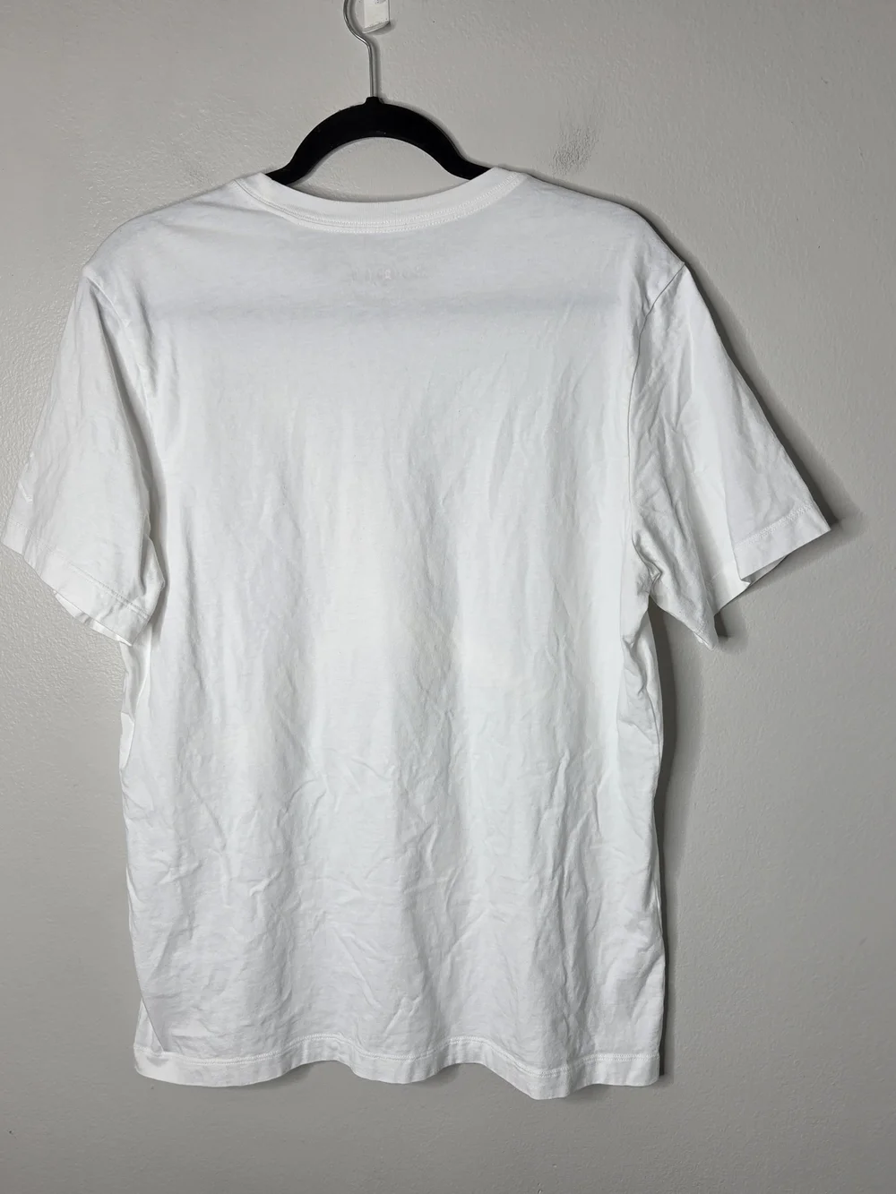Jordan White Men's Graphic Basketball Jump T-Shirt